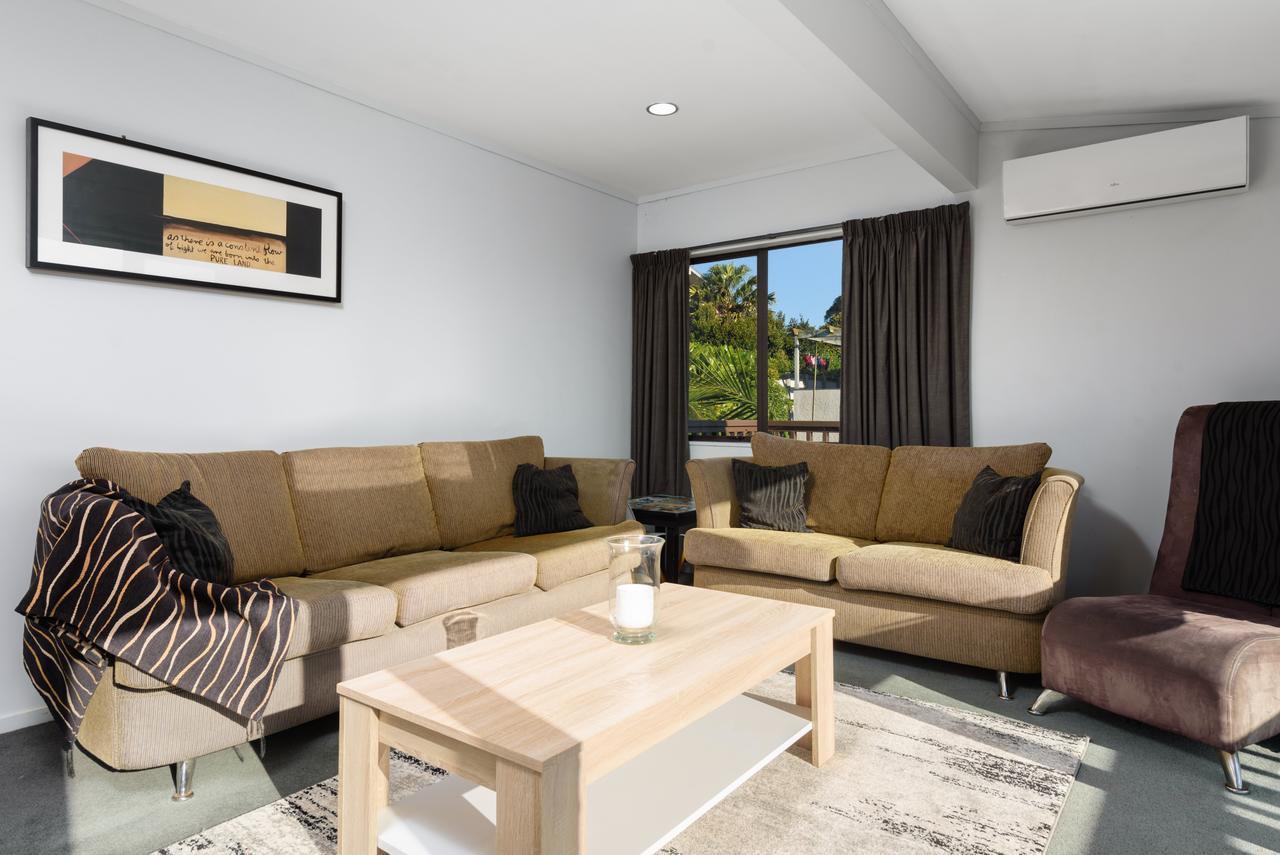 Convenient Family Bach With Easy Access To Blake Park The Beach And Downtown Маунт Маунгануи Екстериор снимка